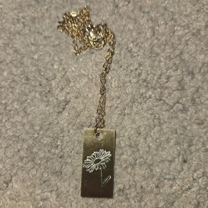 Daisy Pendant Necklace